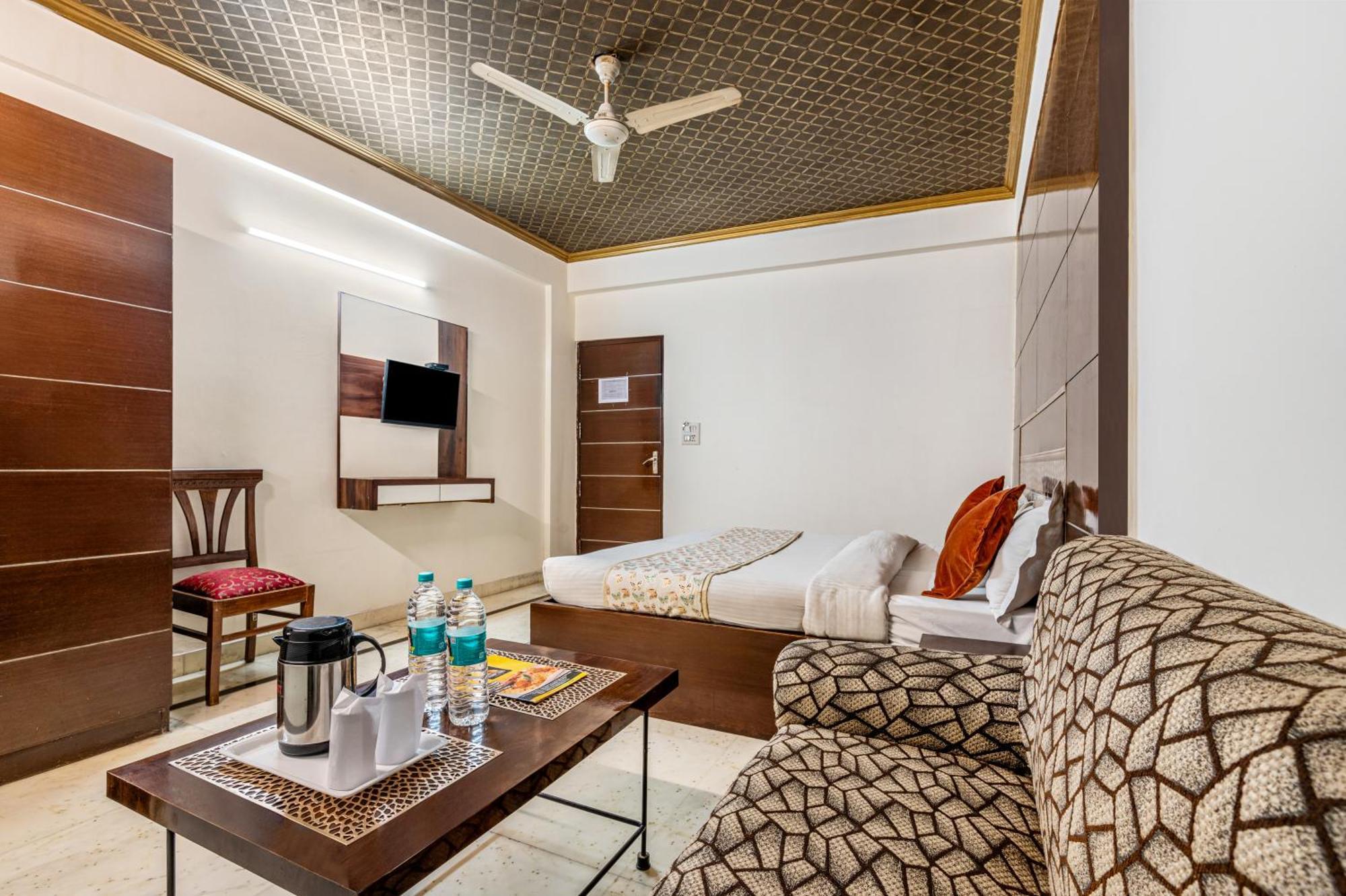 Hotel Nice Palace Delhi  Ngoại thất bức ảnh
